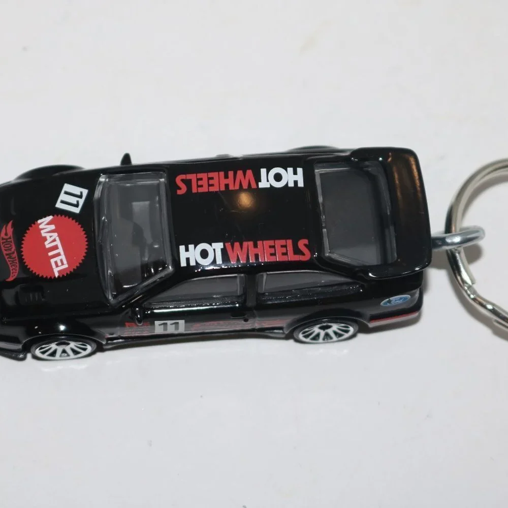 💥HP💥Hot Wheels Retro Racers 2022 1/10 1987 Ford Sierra CosworthCUSTOM keychain